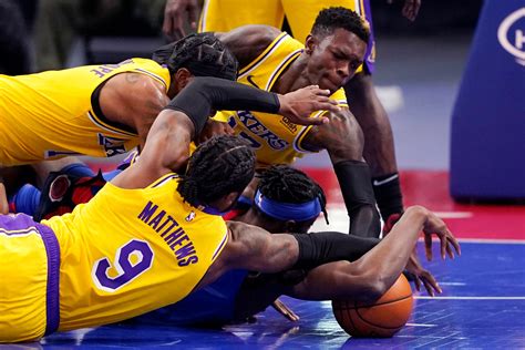 lakers collapse